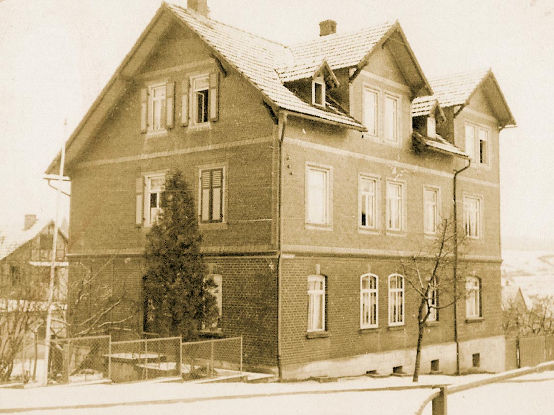 Hisorisches Foto eines Hauses im Stil der Region des Thüringer Schiefergebirges